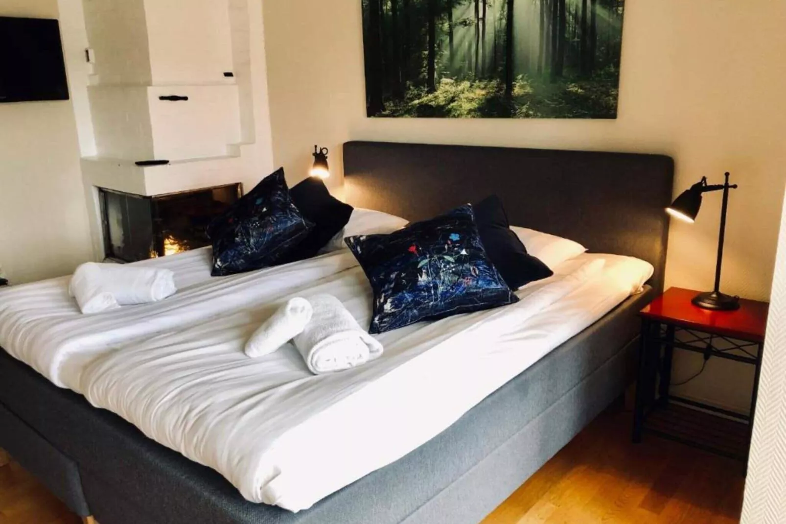 Mooie 4-sterrenhotelkamer met gratis ontbijt-Binnen