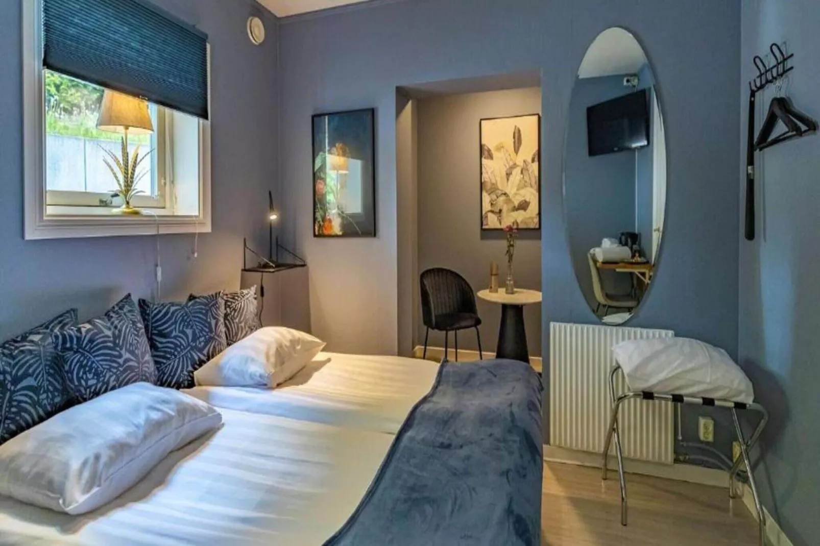 Mooie 4-sterrenhotelkamer met gratis ontbijt-Binnen