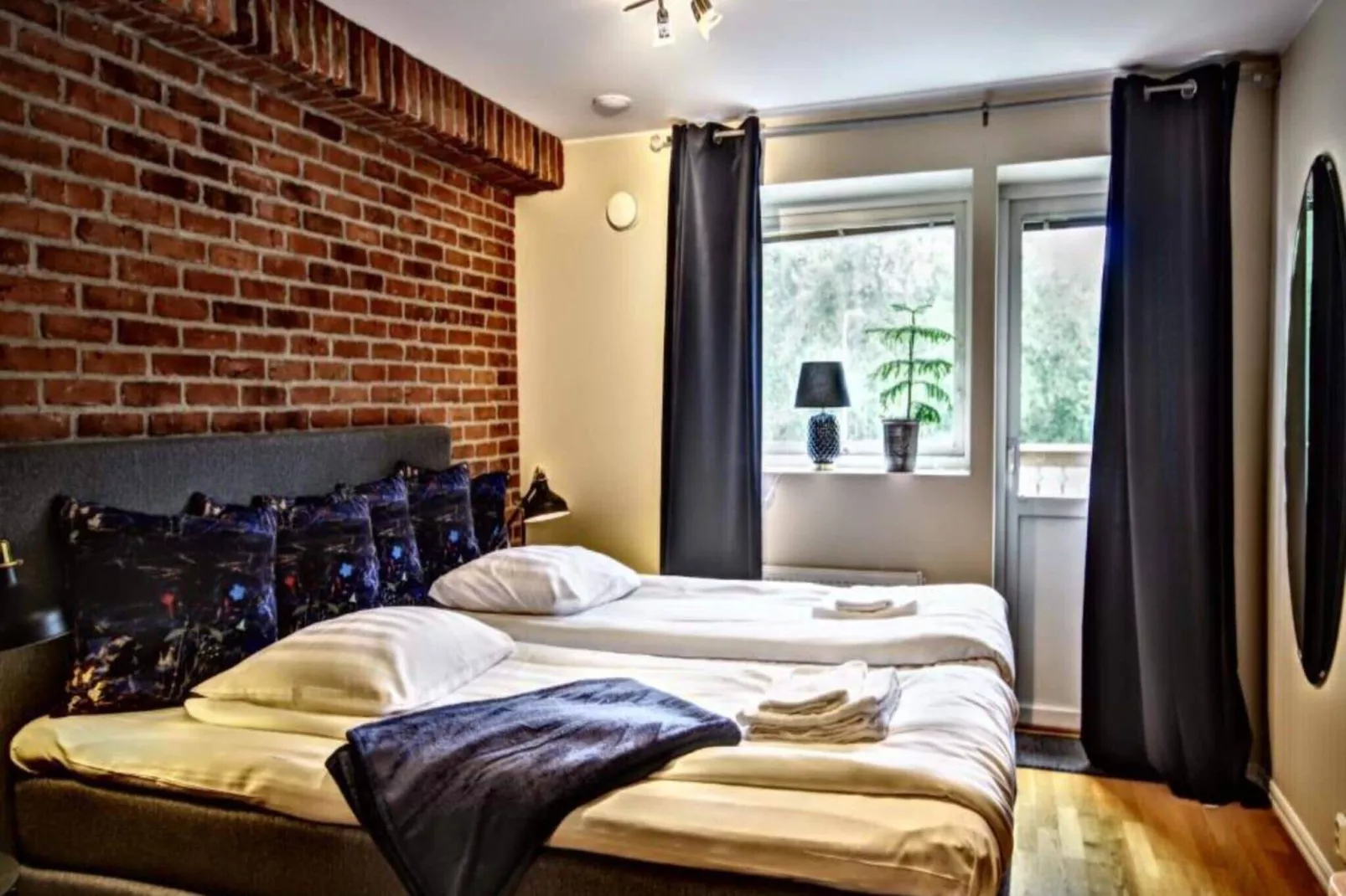 Mooie 4-sterrenhotelkamer met gratis ontbijt-Binnen