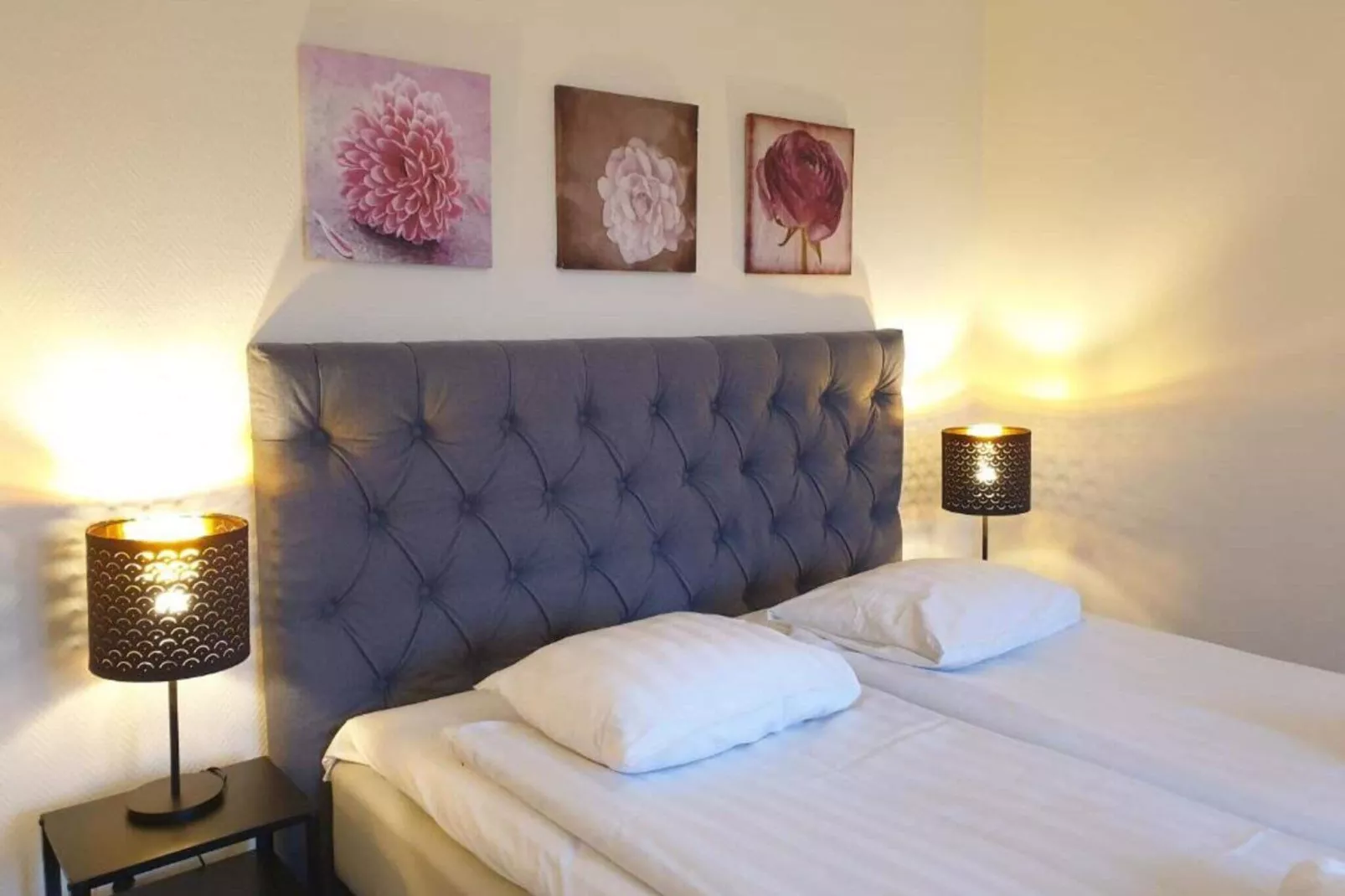 Mooie 4-sterrenhotelkamer met gratis ontbijt-Binnen