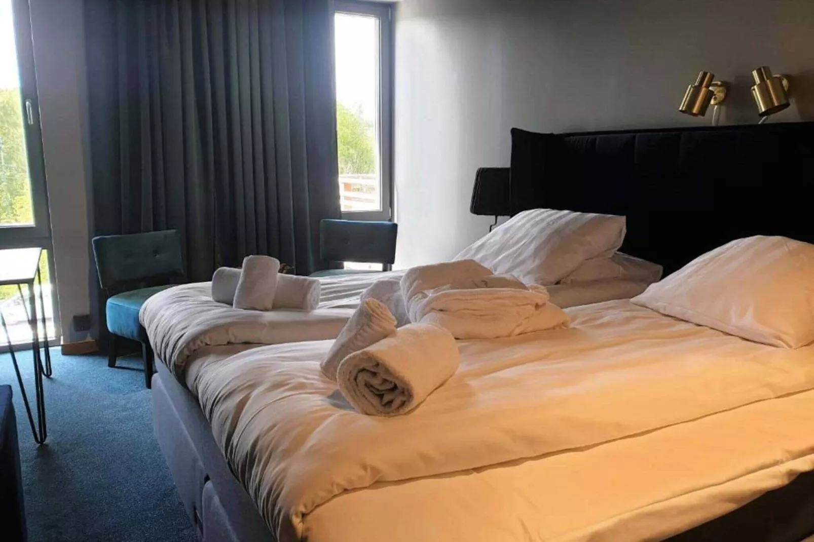Mooie 4-sterrenhotelkamer met gratis ontbijt-Binnen