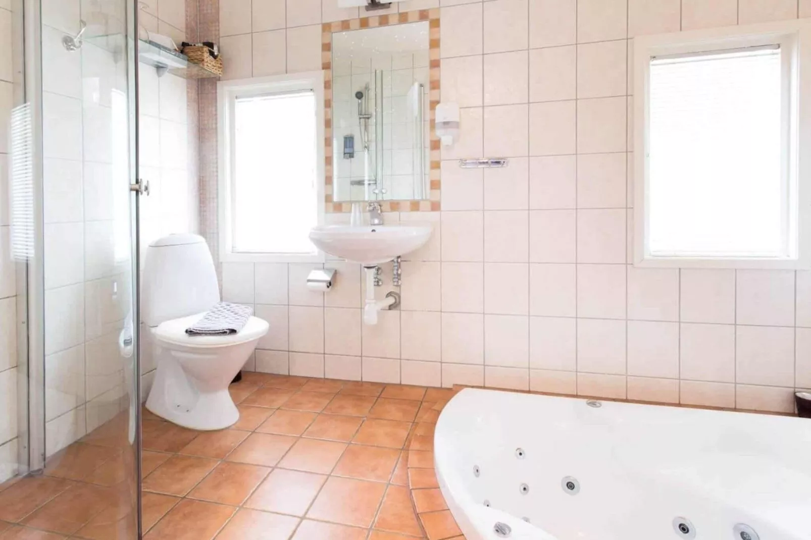 Mooie kamer met gratis ontbijt, bubbelbad-Spa