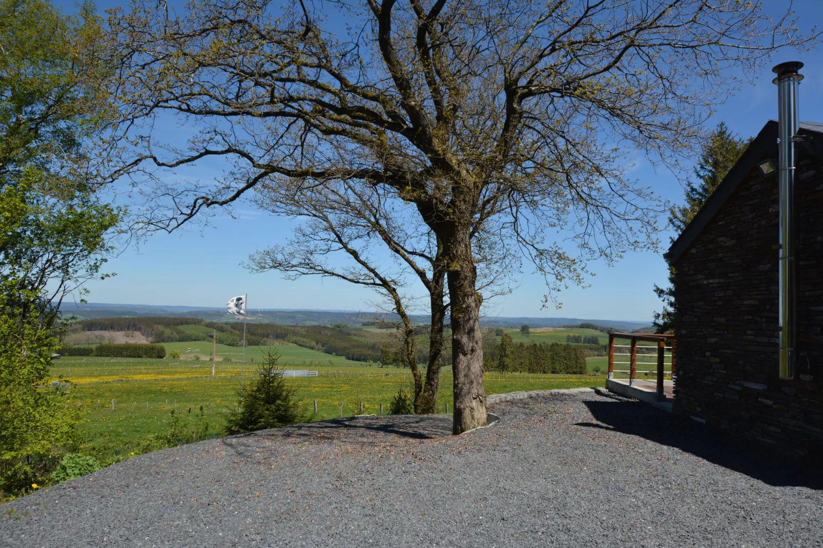 Le Chalet du Coteau-Buitenkant zomer