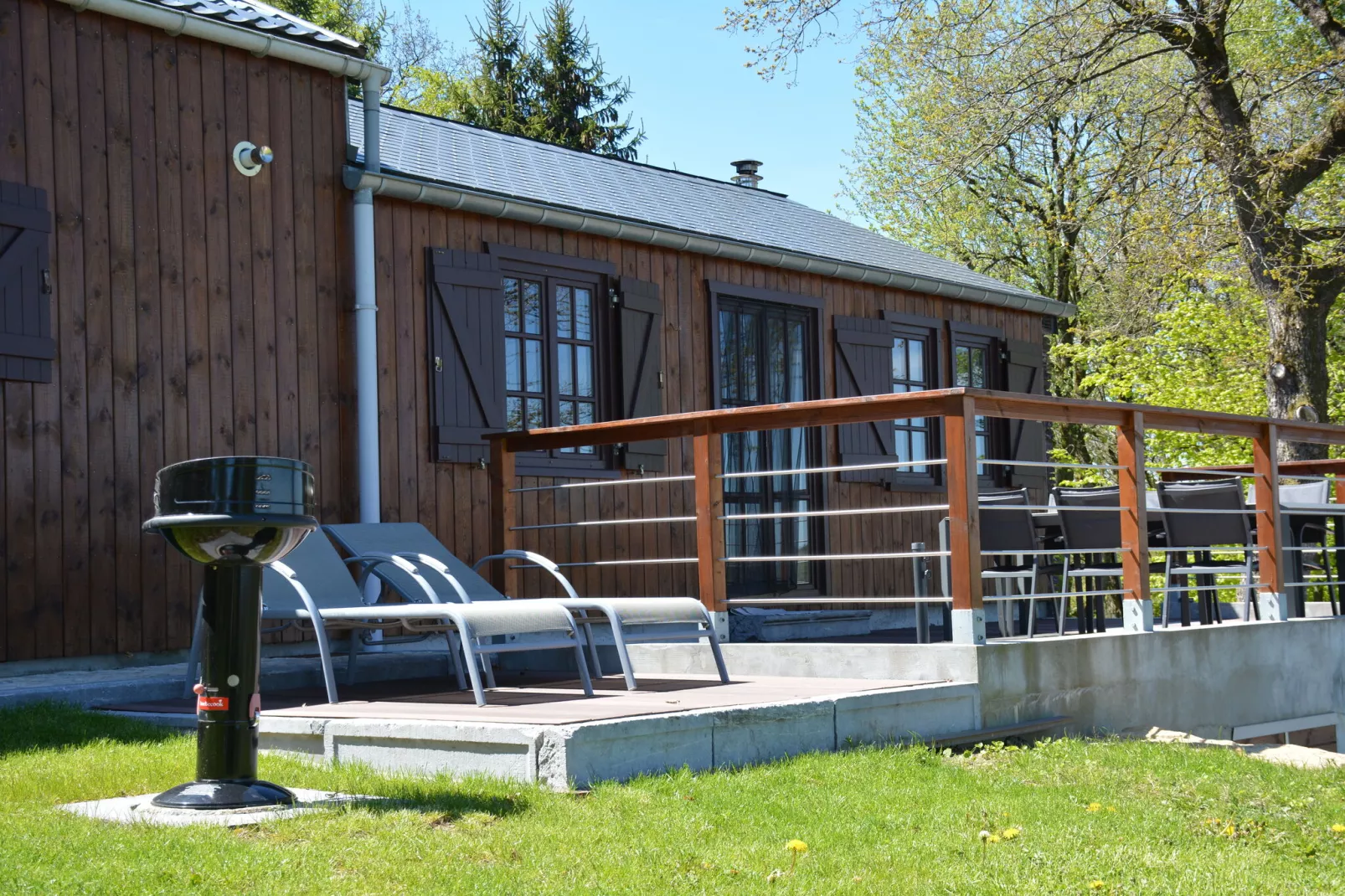 Le Chalet du Coteau-Buitenkant zomer