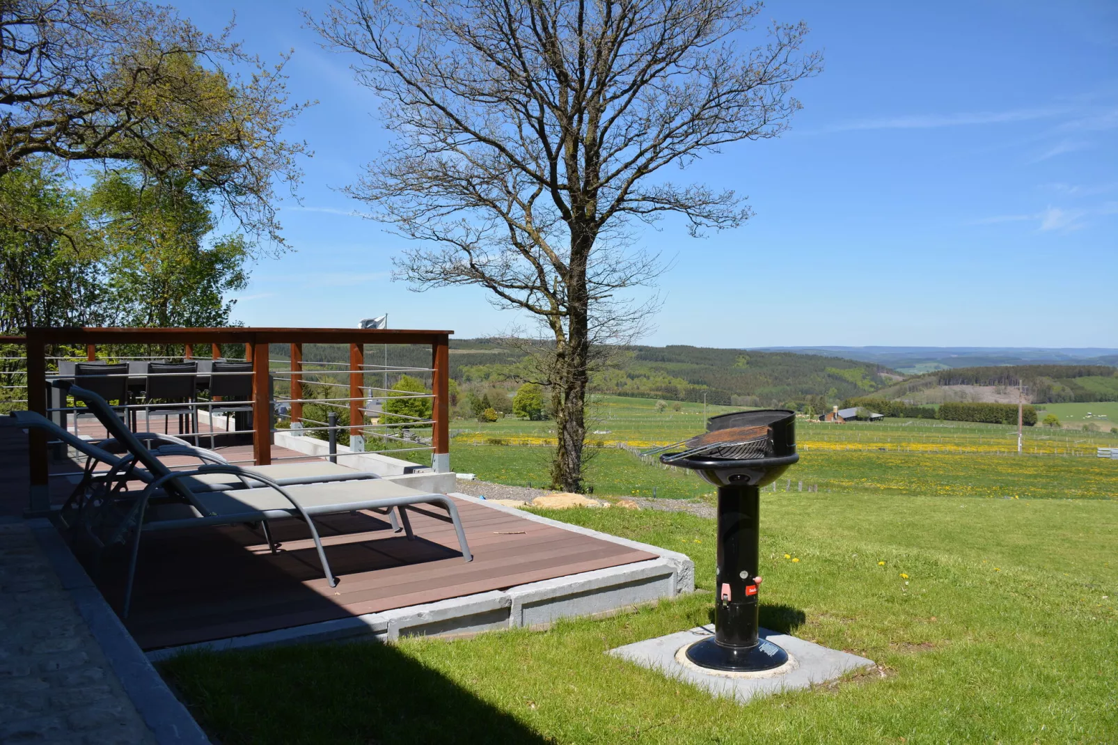 Le Chalet du Coteau-Tuinen zomer