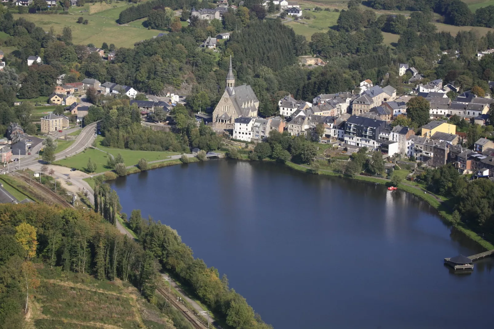 GÎTE CONTES DE SALME Lodge des Contes-Gebieden zomer 1km