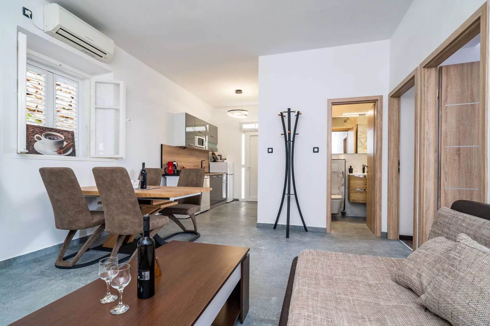 DUxperience Apartment - Two Bedroom Apartment with Terrace and Sea View-Woonkamer