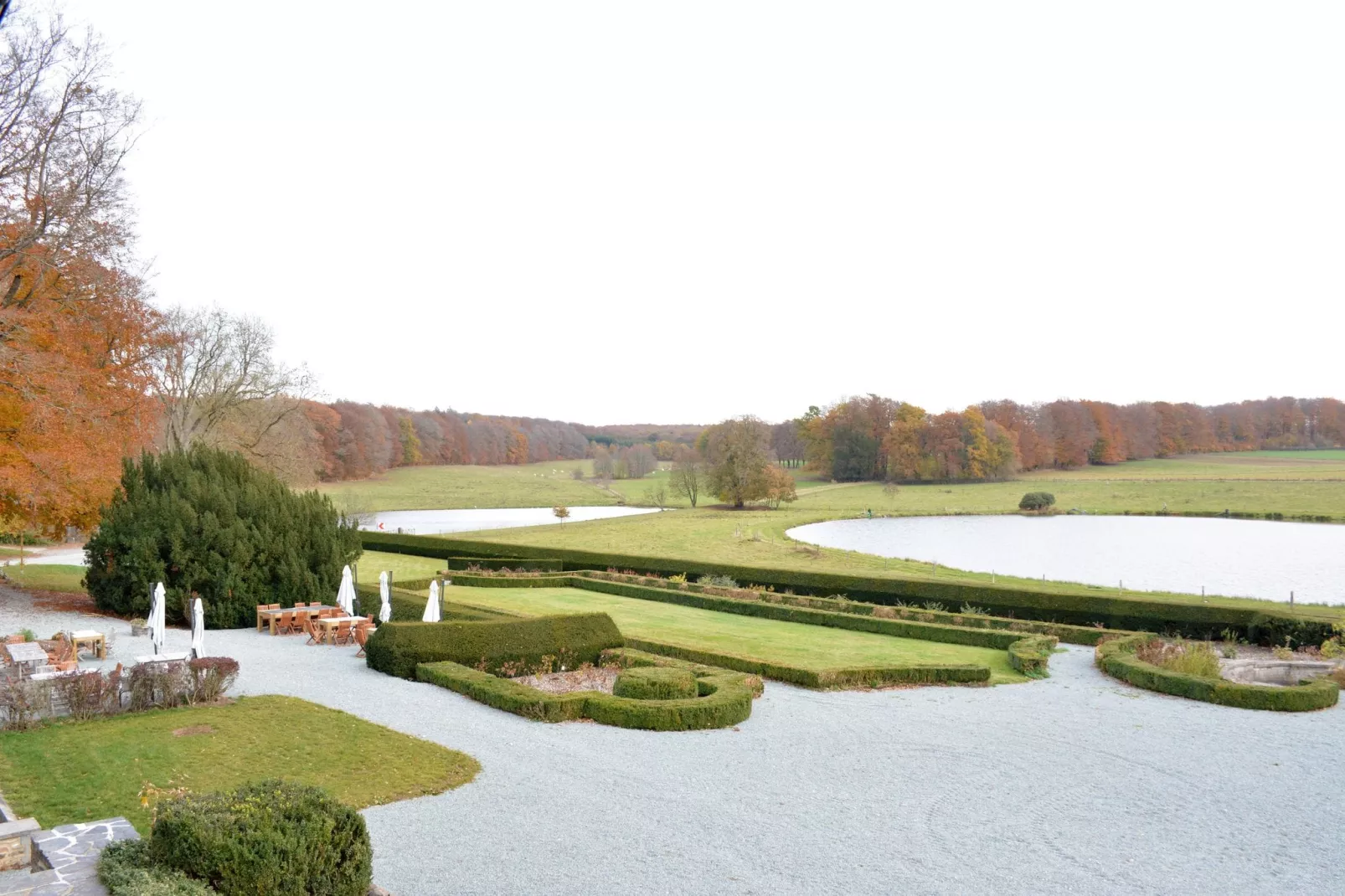 Château de Freux-Uitzicht zomer