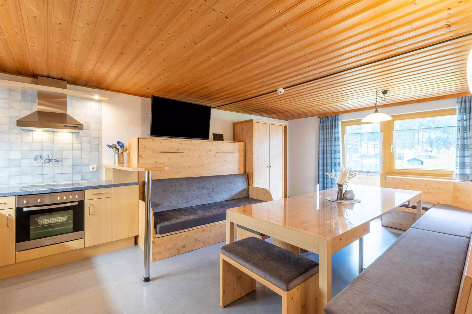 Apartment 2-4/3-Eetkamer