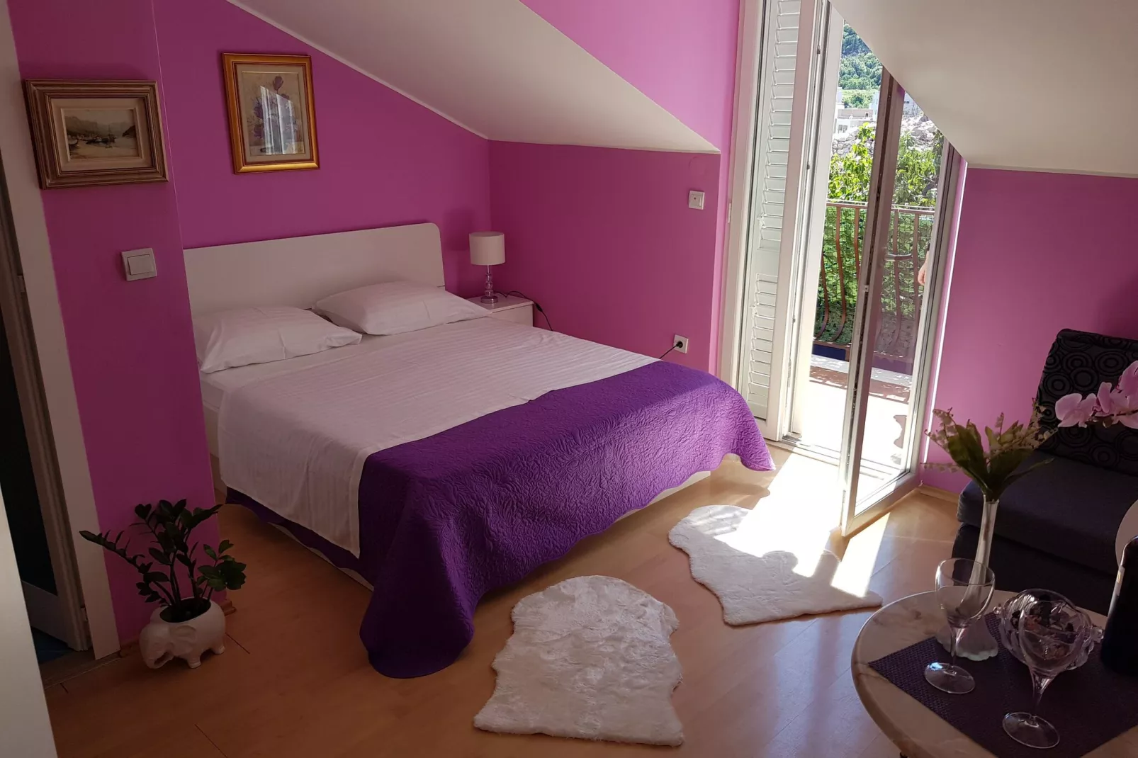 Guest House Avdic - Studio Apartment with Balcony-Slaapkamer
