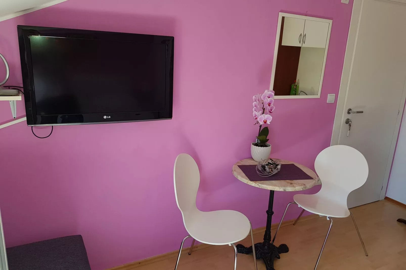 Guest House Avdic - Studio Apartment with Balcony-Binnen