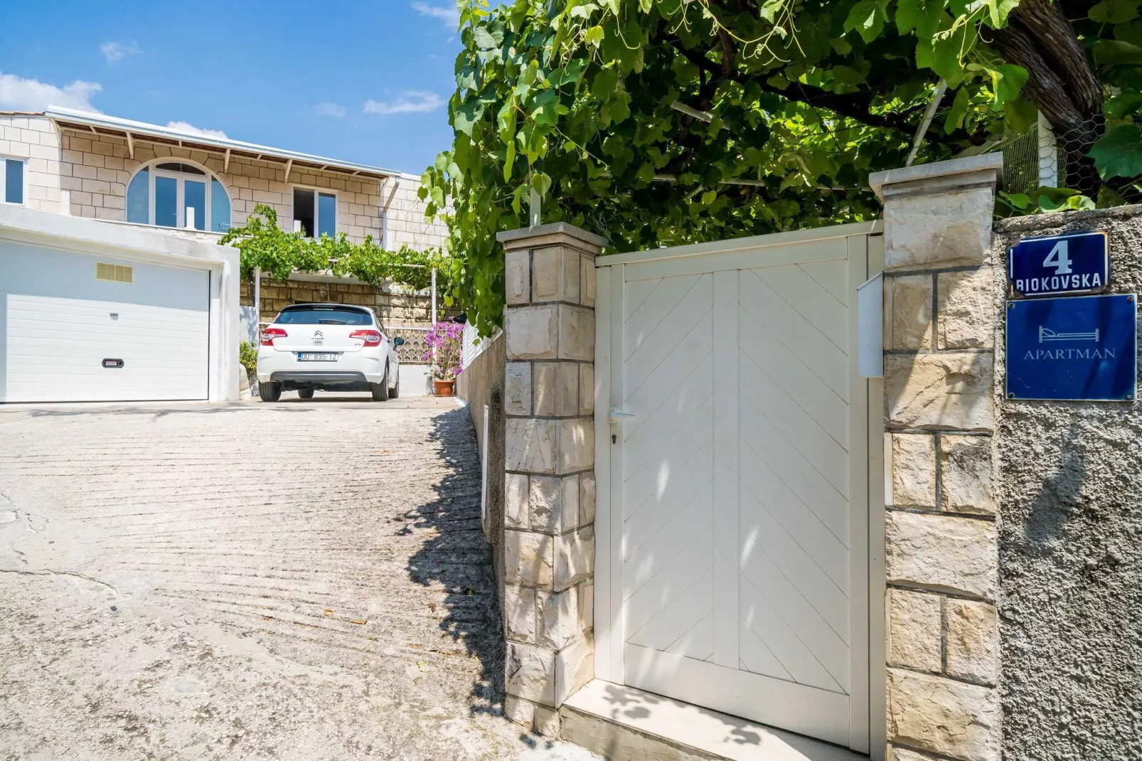 Guest House Vulic - Studio Apartment with Terrace-Buitenlucht
