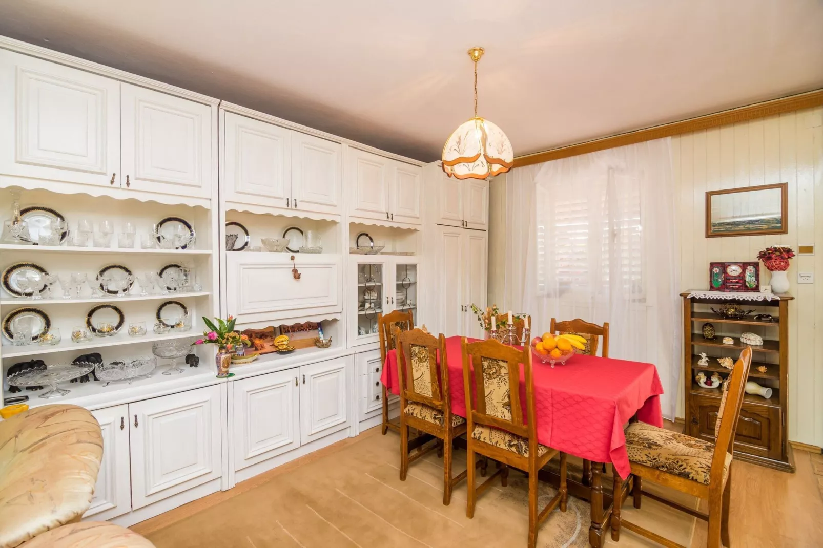 Villa Desin - Three Bedroom Apartment with Terrace and Garden View-Eetkamer
