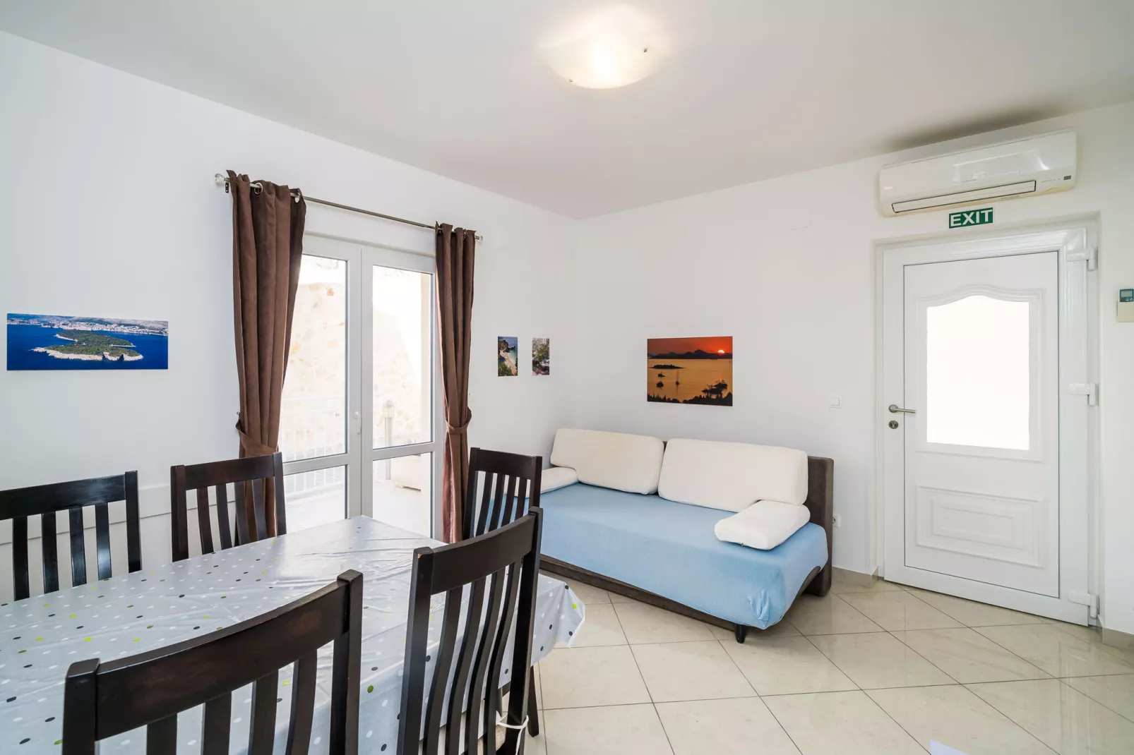 Villa Samba - Two-Bedroom Apartment with Terrace and Sea View - A4+1-Woonkamer