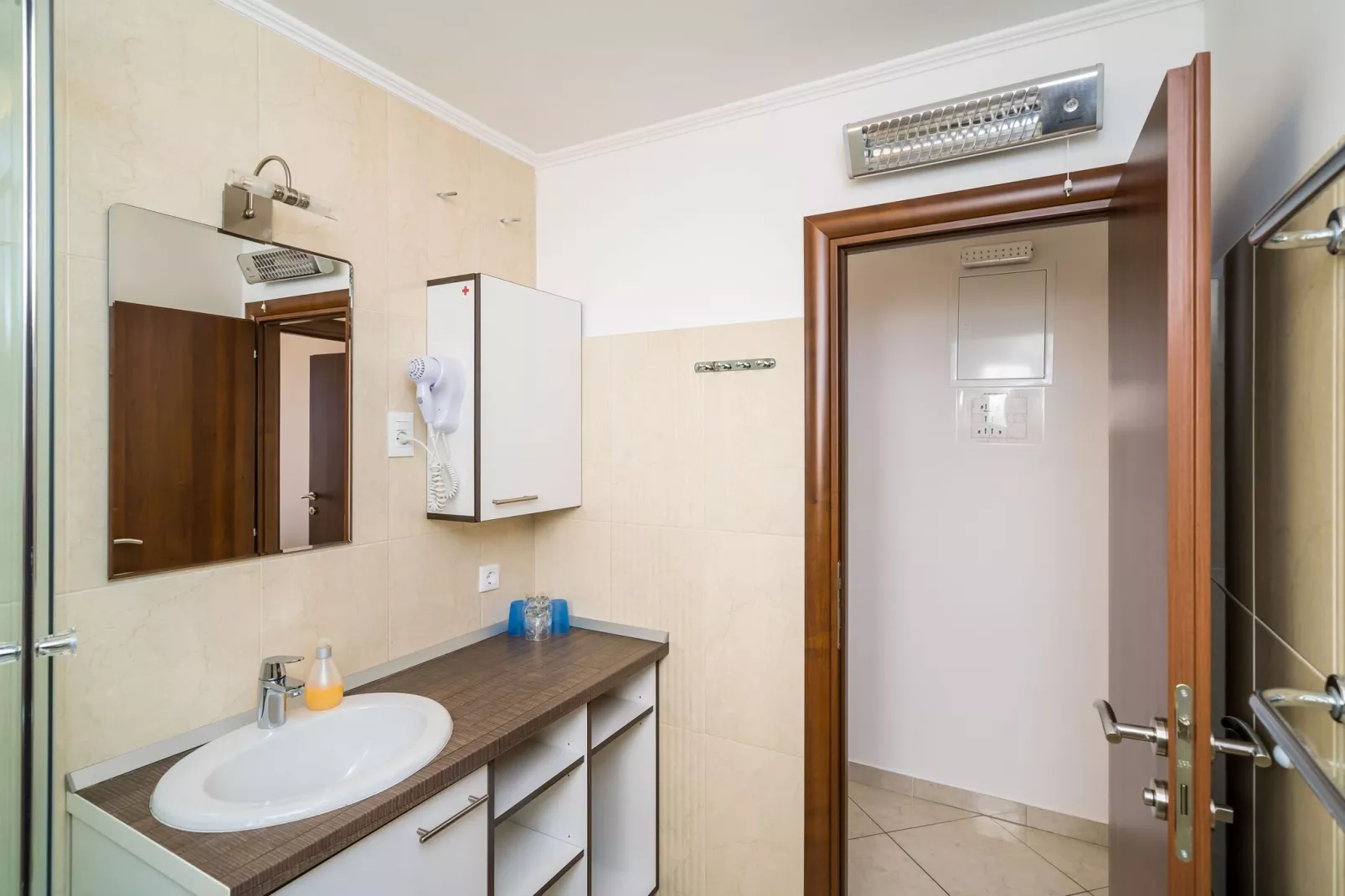 Villa Samba - Two-Bedroom Apartment with Terrace and Sea View - A4+1-Badkamer