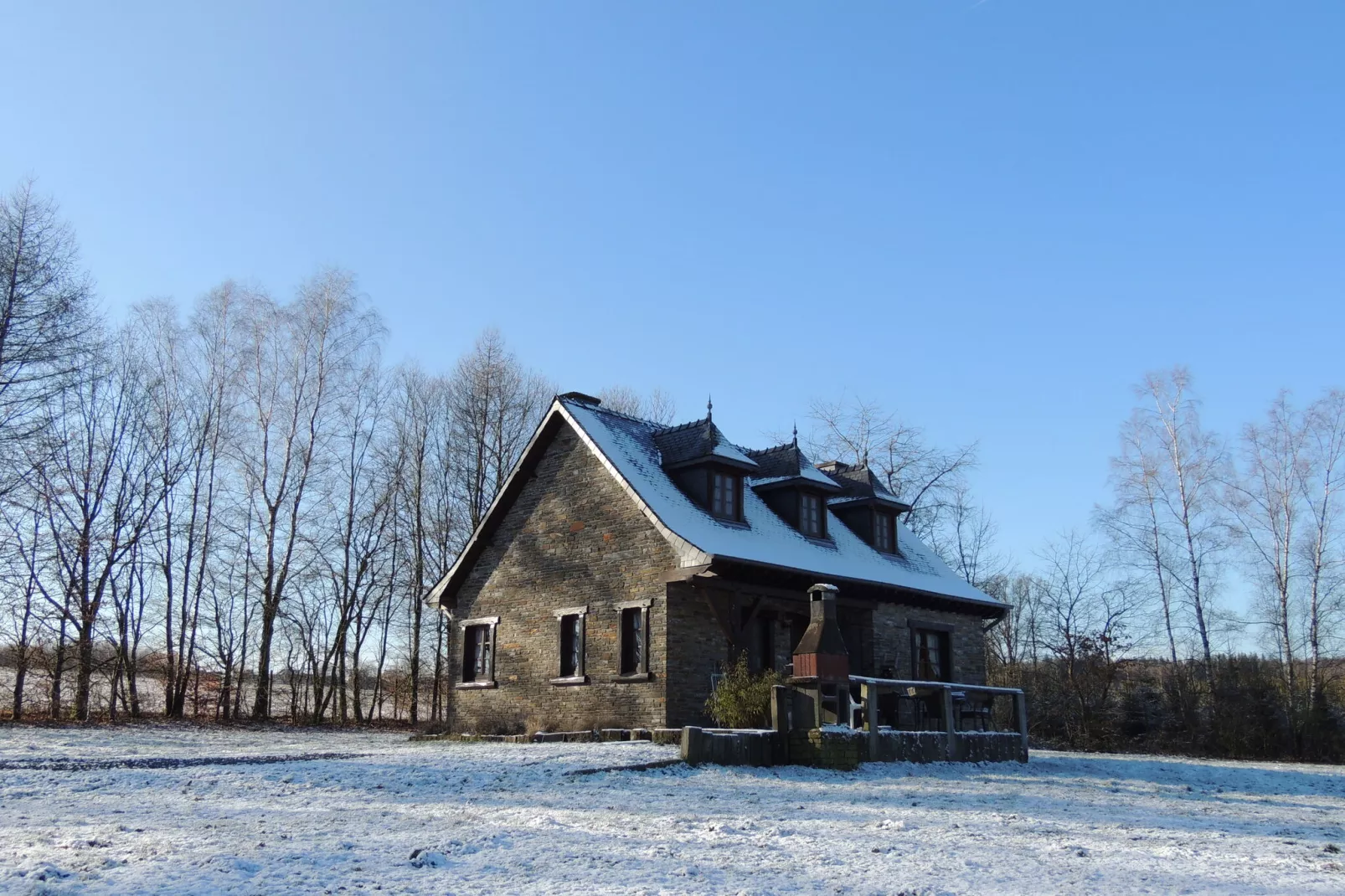 Domaine du Pichoux-Tuin winter