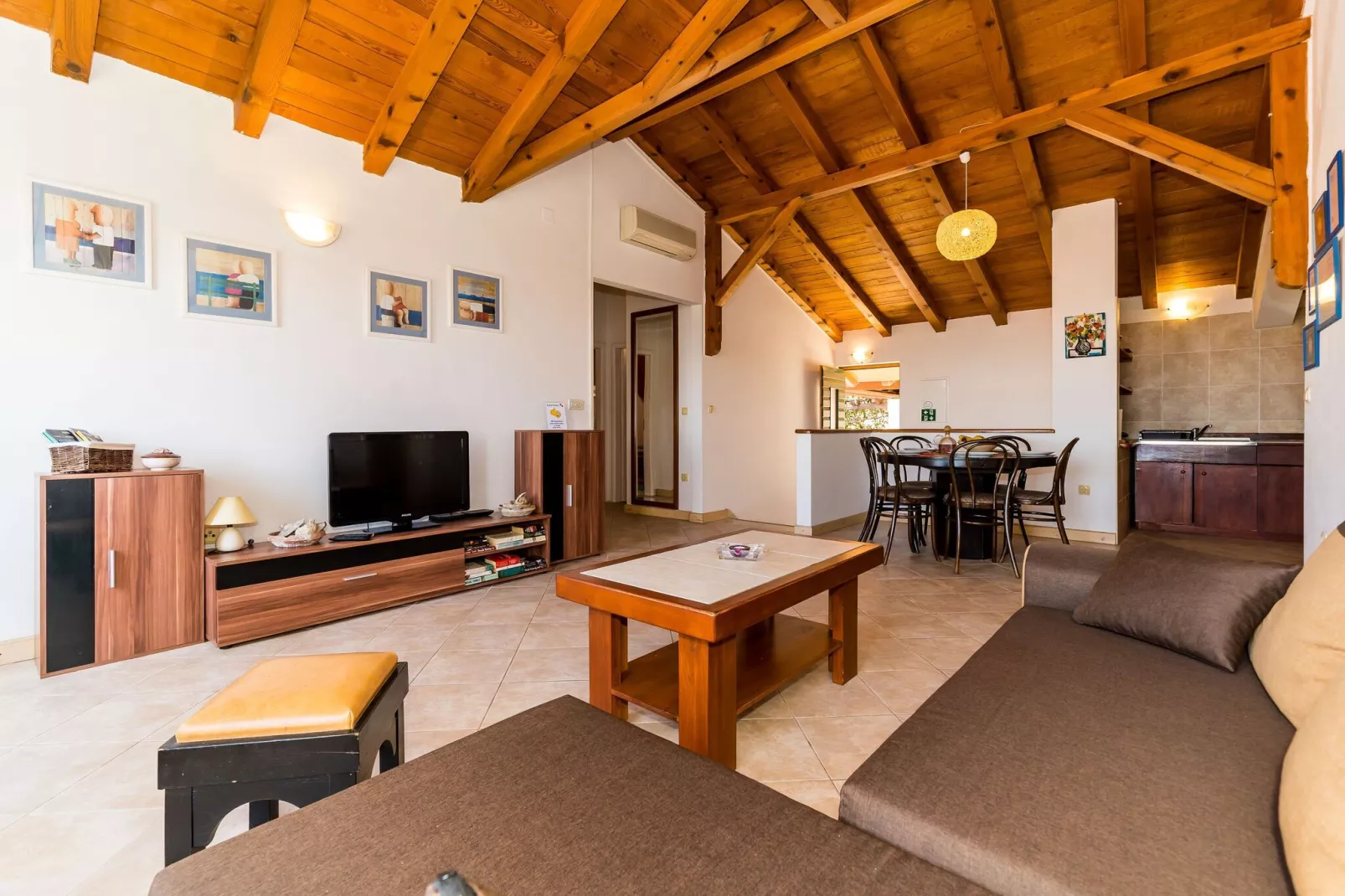 Apartment Casa Vanna - Two-Bedroom Apartment with Terrace and Sea View-Woonkamer