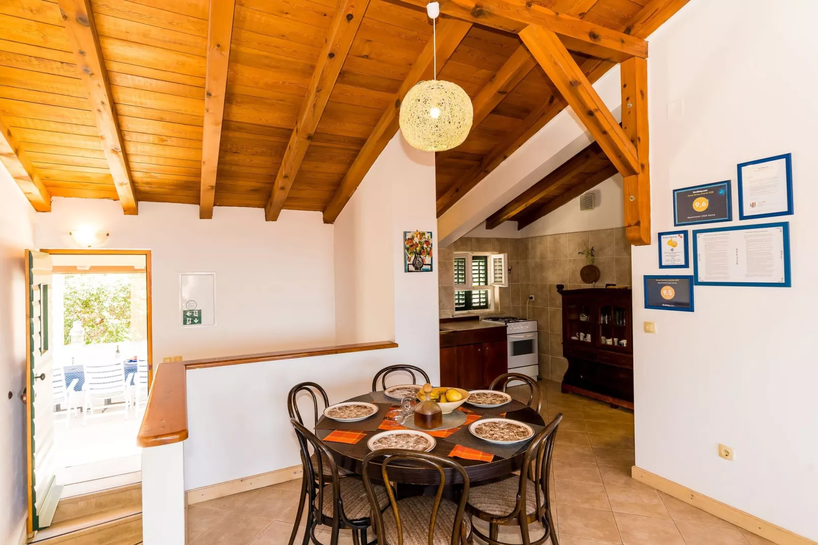 Apartment Casa Vanna - Two-Bedroom Apartment with Terrace and Sea View-Eetkamer