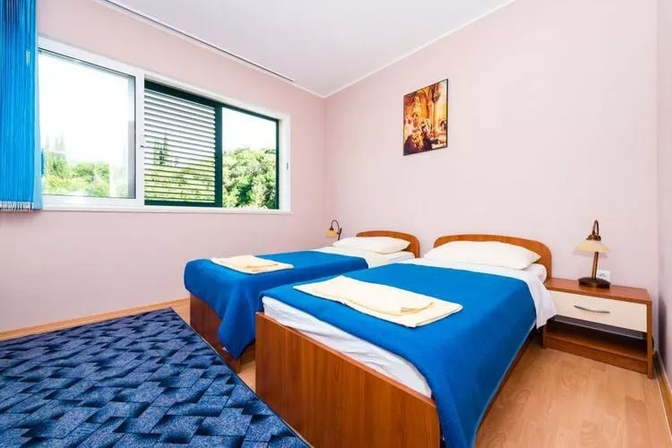 Apartments Azzurro- Three Bedroom Apartment with Terrace and Hot Tub ( Azzurro I-donji)-Slaapkamer