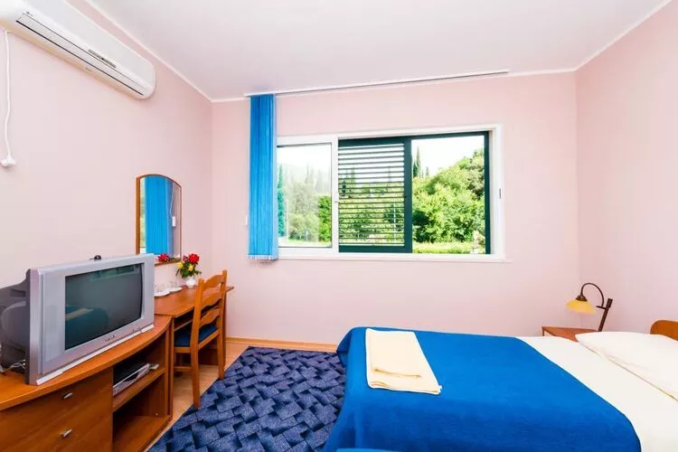 Apartments Azzurro- Three Bedroom Apartment with Terrace and Hot Tub ( Azzurro I-donji)-Slaapkamer