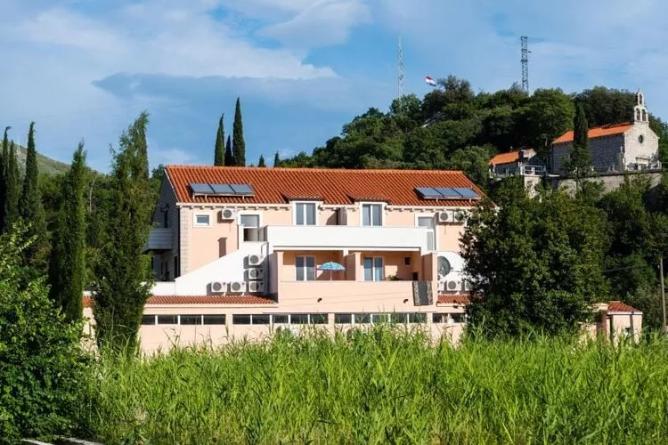 Apartments Azzurro- Three Bedroom Apartment with Terrace and Hot Tub ( Azzurro I-donji)-Buitenlucht