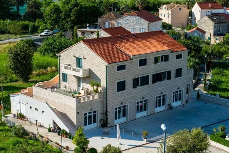 Apartments Azzurro- Three Bedroom Apartment with Terrace and Hot Tub ( Azzurro I-donji)-Uitzicht