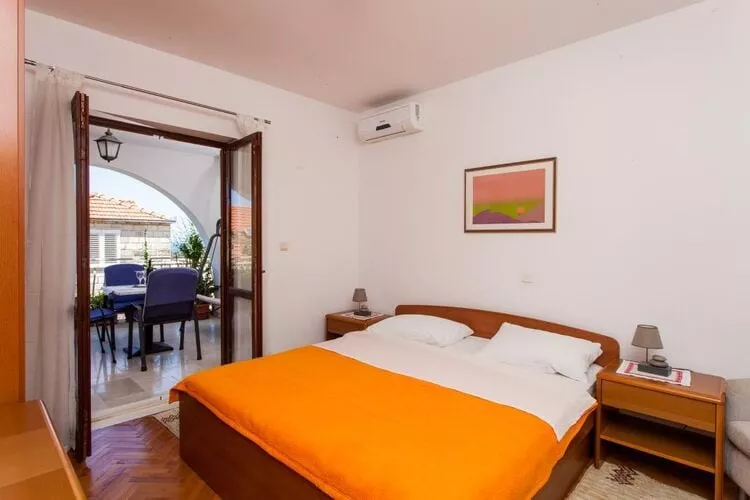 Guest House Kono- Double Room with Terrace-Slaapkamer