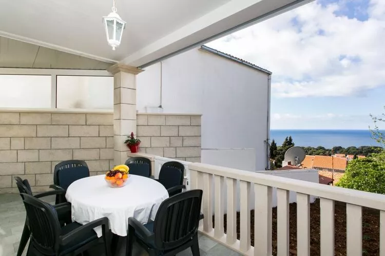 Apartment Debos - One-Bedroom Apartment with Balcony and Sea View-Terras