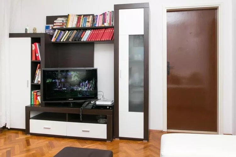 Apartment Debos - One-Bedroom Apartment with Balcony and Sea View-Woonkamer