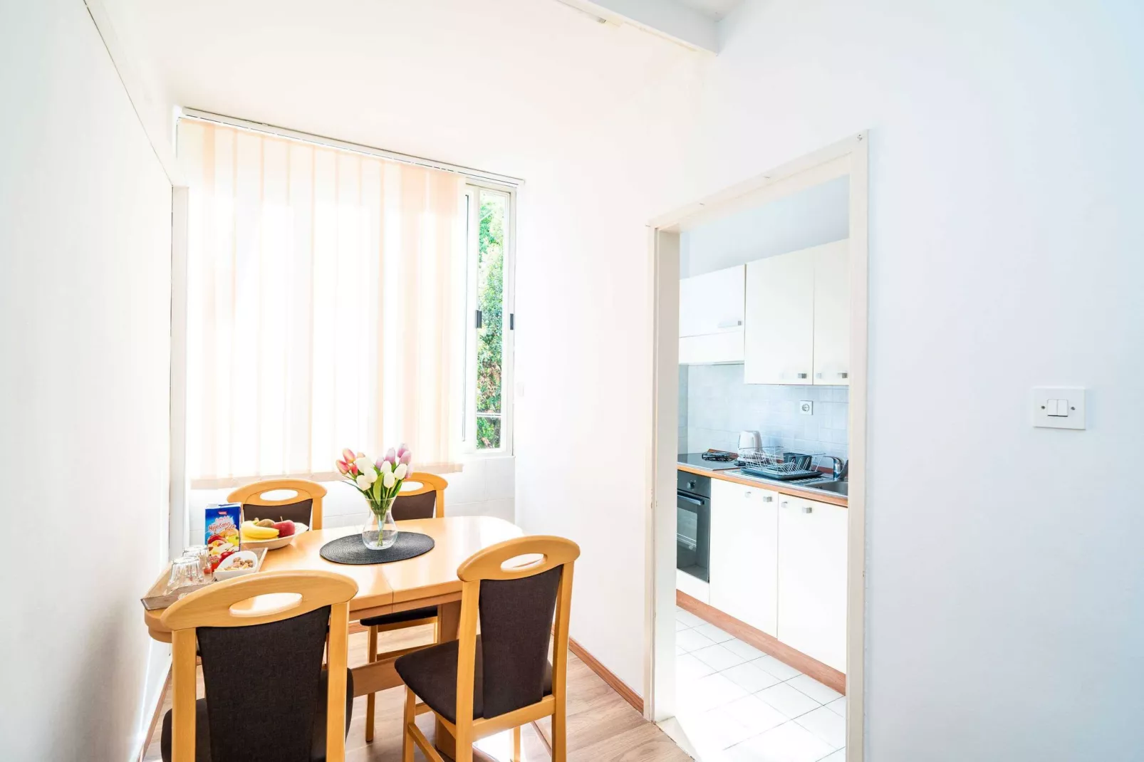 Apartment Joky - One-Bedroom Apartment-Eetkamer