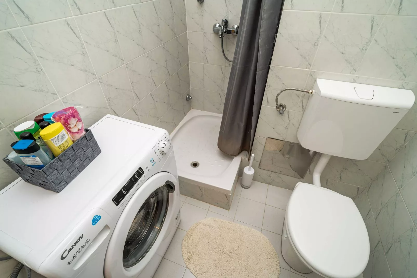 Apartment Joky - One-Bedroom Apartment-Badkamer