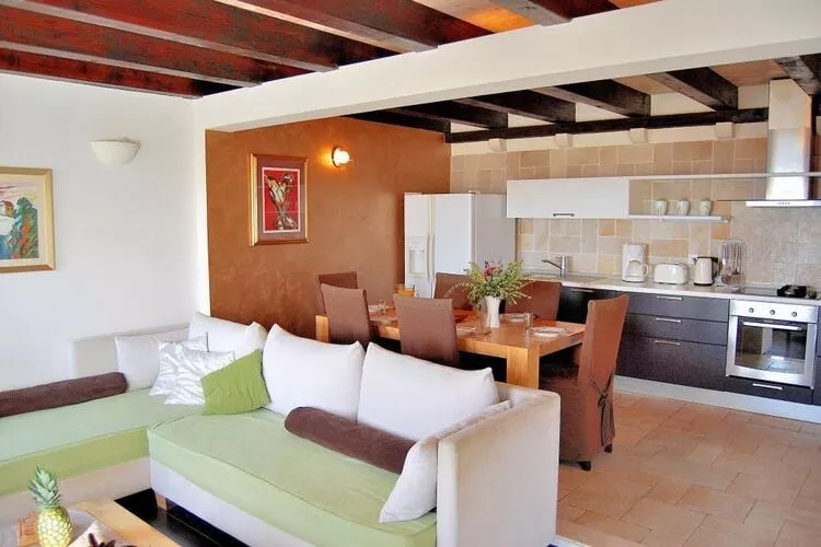 Villa Tony - Five Bedroom Villa with Terrace, Swimming Pool and Sea View-Woonkamer