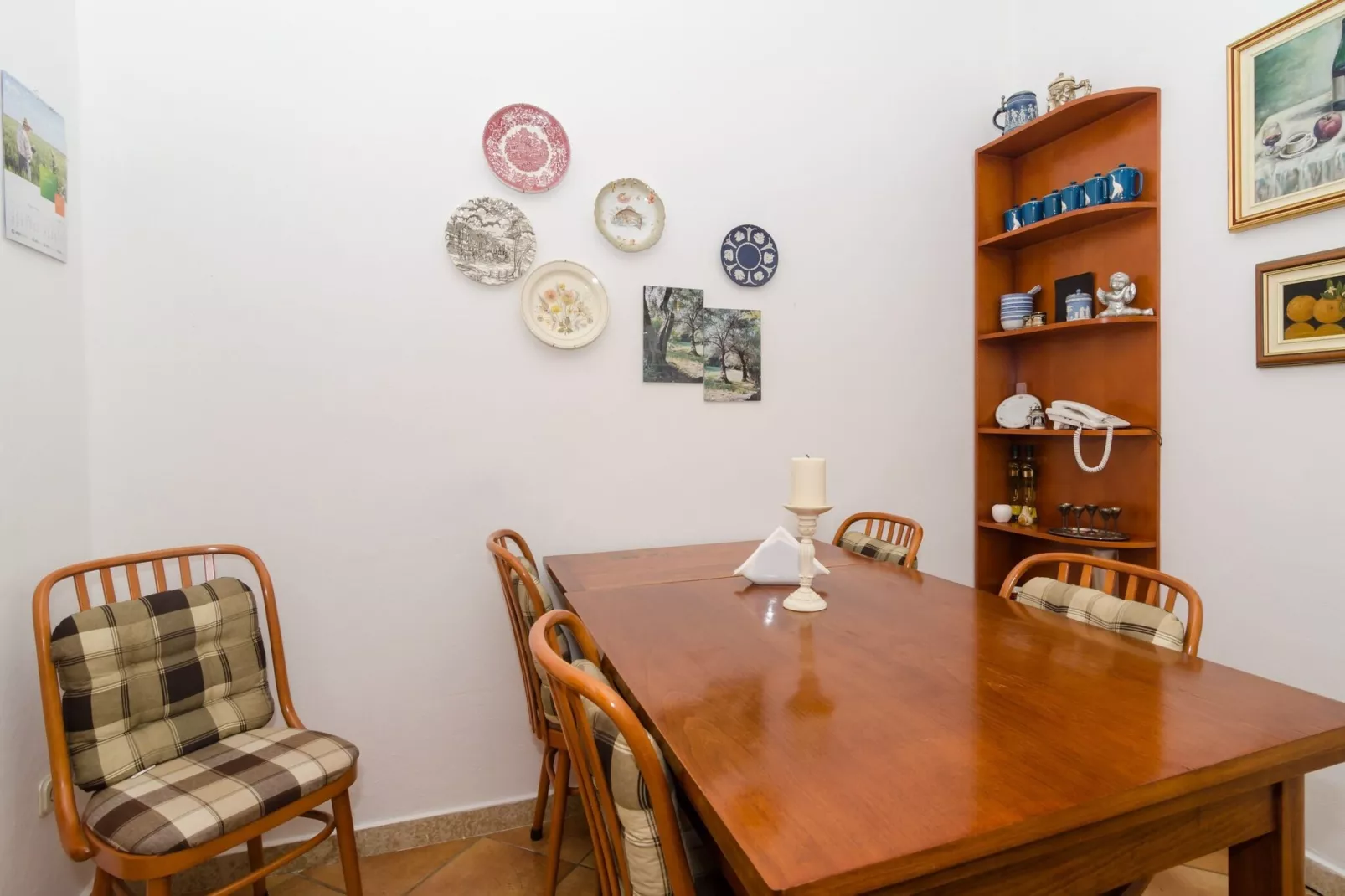 Villa Gemma - Four Bedroom Villa with Terrace and Swimming Pool-Eetkamer