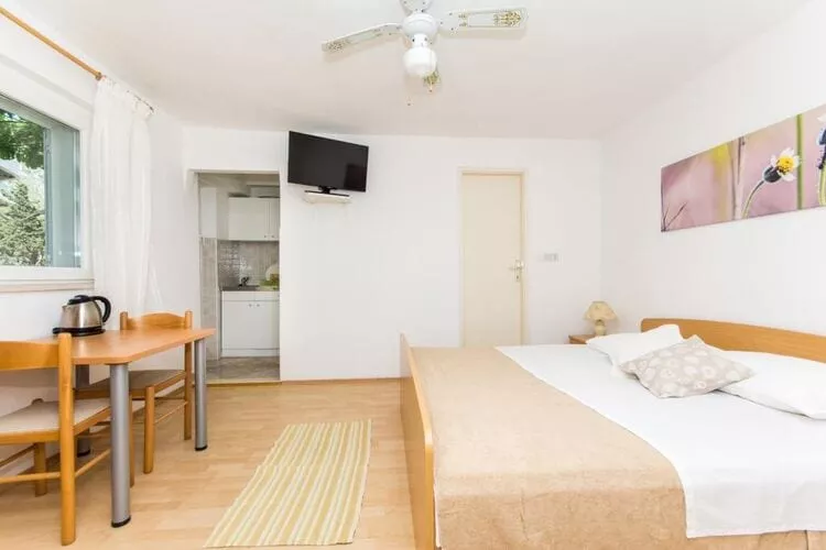 Apartments & Rooms Jokovic-Standard Studio Apartment with Terrace and Partial Sea View (SOBA 2)-Binnen
