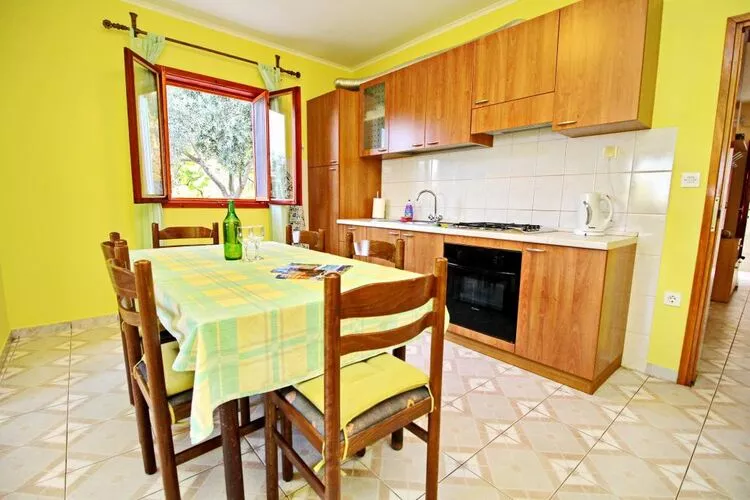 Apartments Bačić - Three Bedroom Apartment with Terrace and Sea View (A6+2)