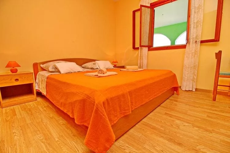 Apartments Bačić - Three Bedroom Apartment with Terrace and Sea View (A6+2)
