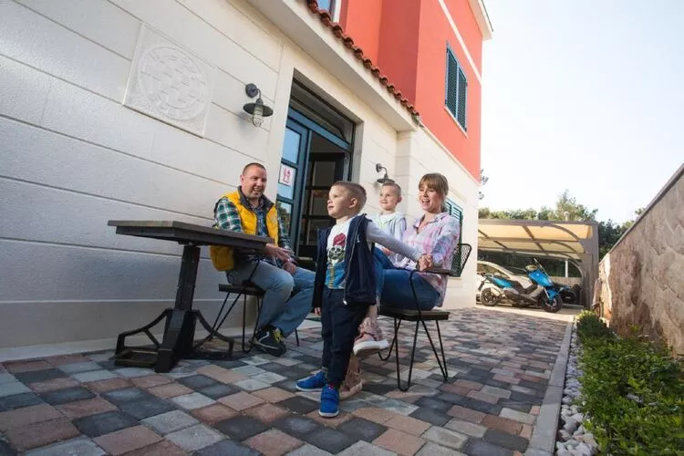 Apartments Villa Lukas - ''No.1'' One-Bedroom Apartment with Balcony and Sea View-Terras