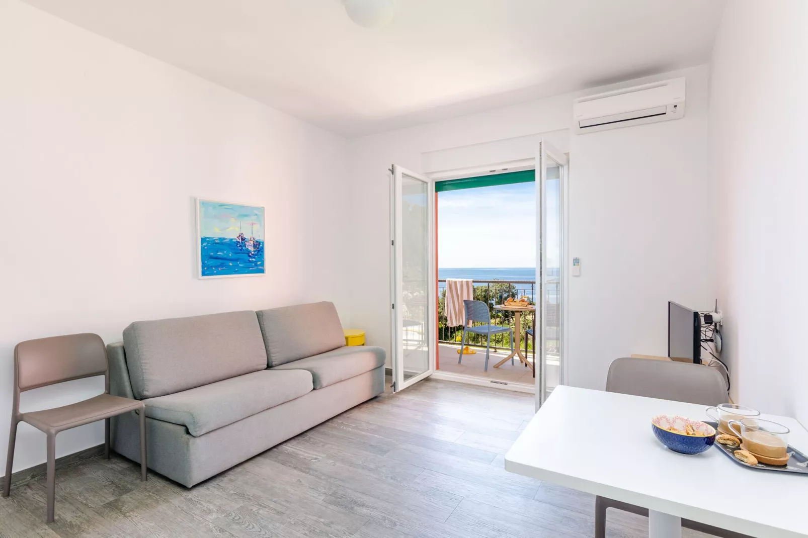 Apartments Villa Lukas - ''No.5'' One-Bedroom Apartment with Balcony and Sea View-Woonkamer