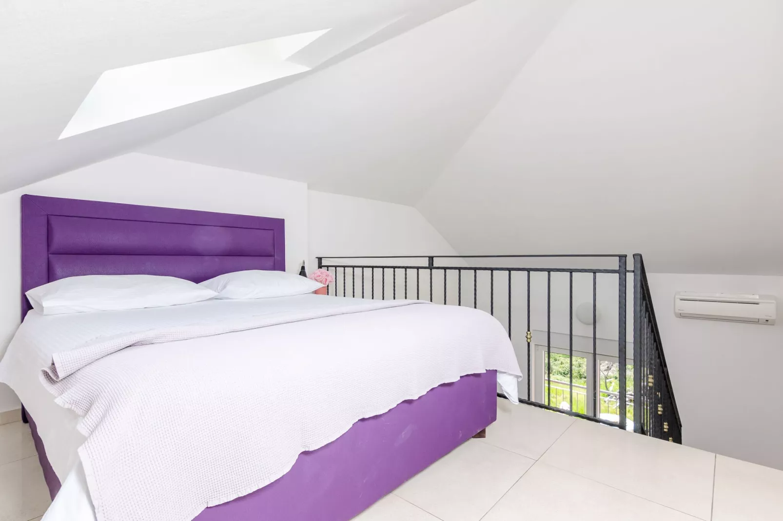 Apartments Villa Lukas - ''No.12'' Gallery Two Bedroom Apartment with Balcony and Sea View-Slaapkamer