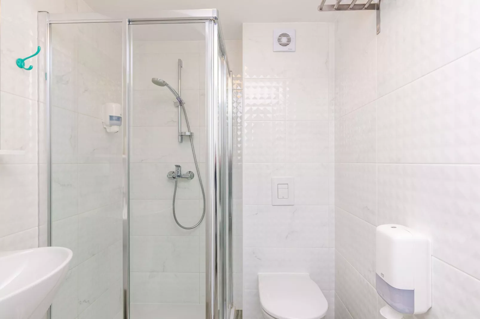 Apartments Villa Lukas - ''No.12'' Gallery Two Bedroom Apartment with Balcony and Sea View-Badkamer