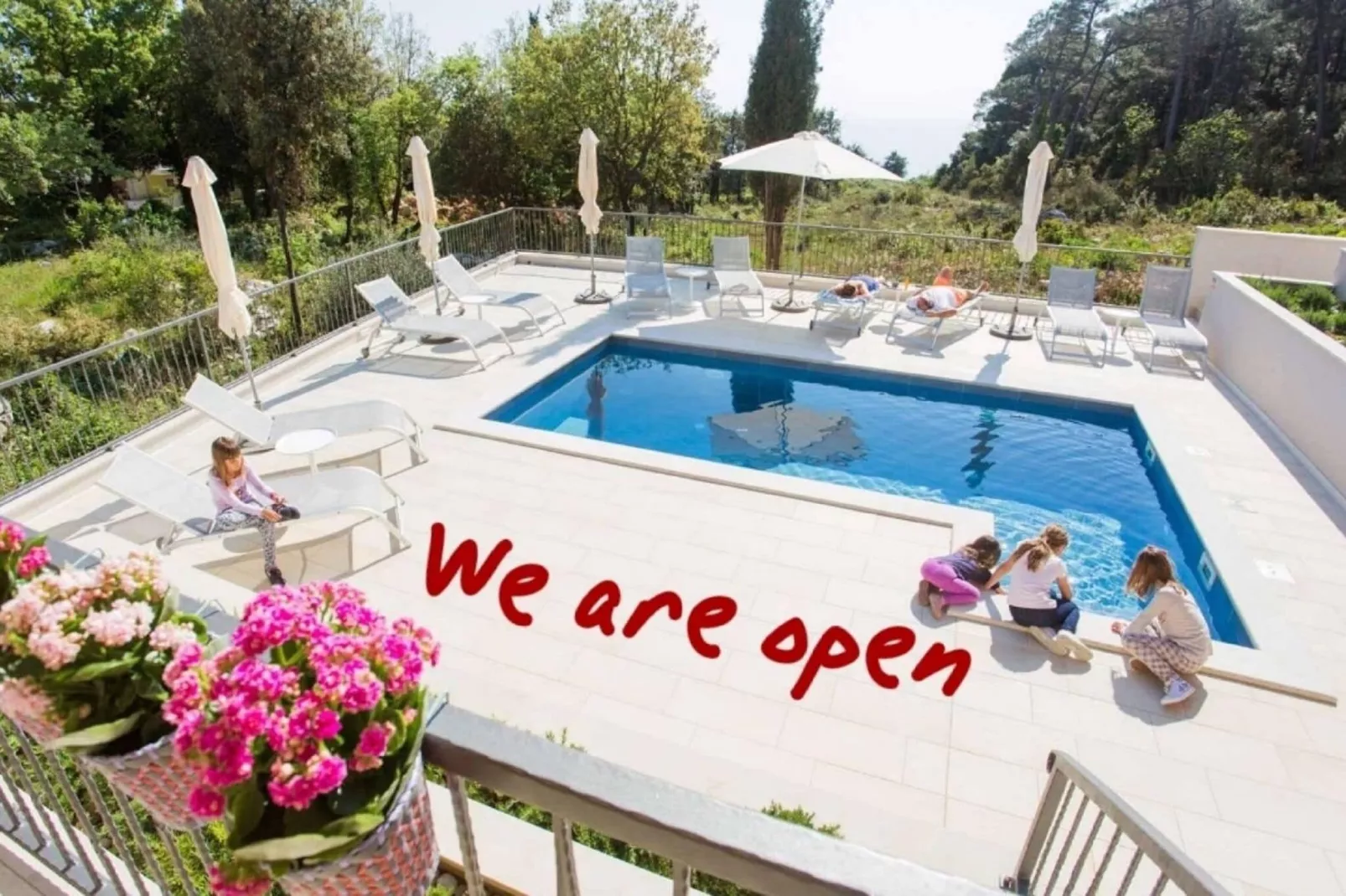 Apartments Villa Lukas - ''No.11'' Gallery Studio Apartment with Balcony and Sea View-Zwembad