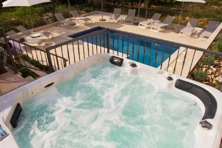 Apartments Villa Lukas - ''No.11'' Gallery Studio Apartment with Balcony and Sea View-Spa