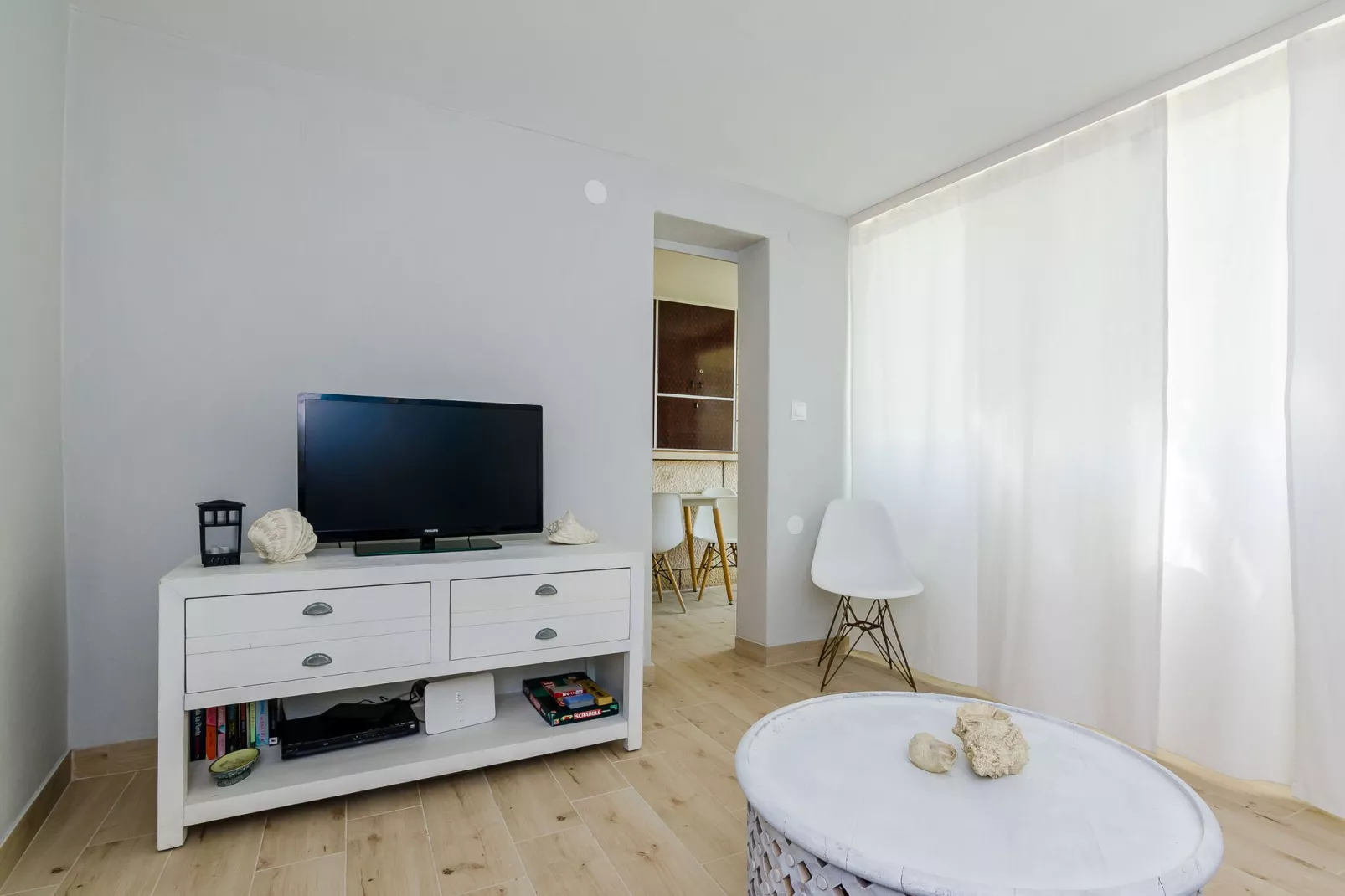 Apartment Kate - Two Bedroom Apartment with Sea View-Woonkamer