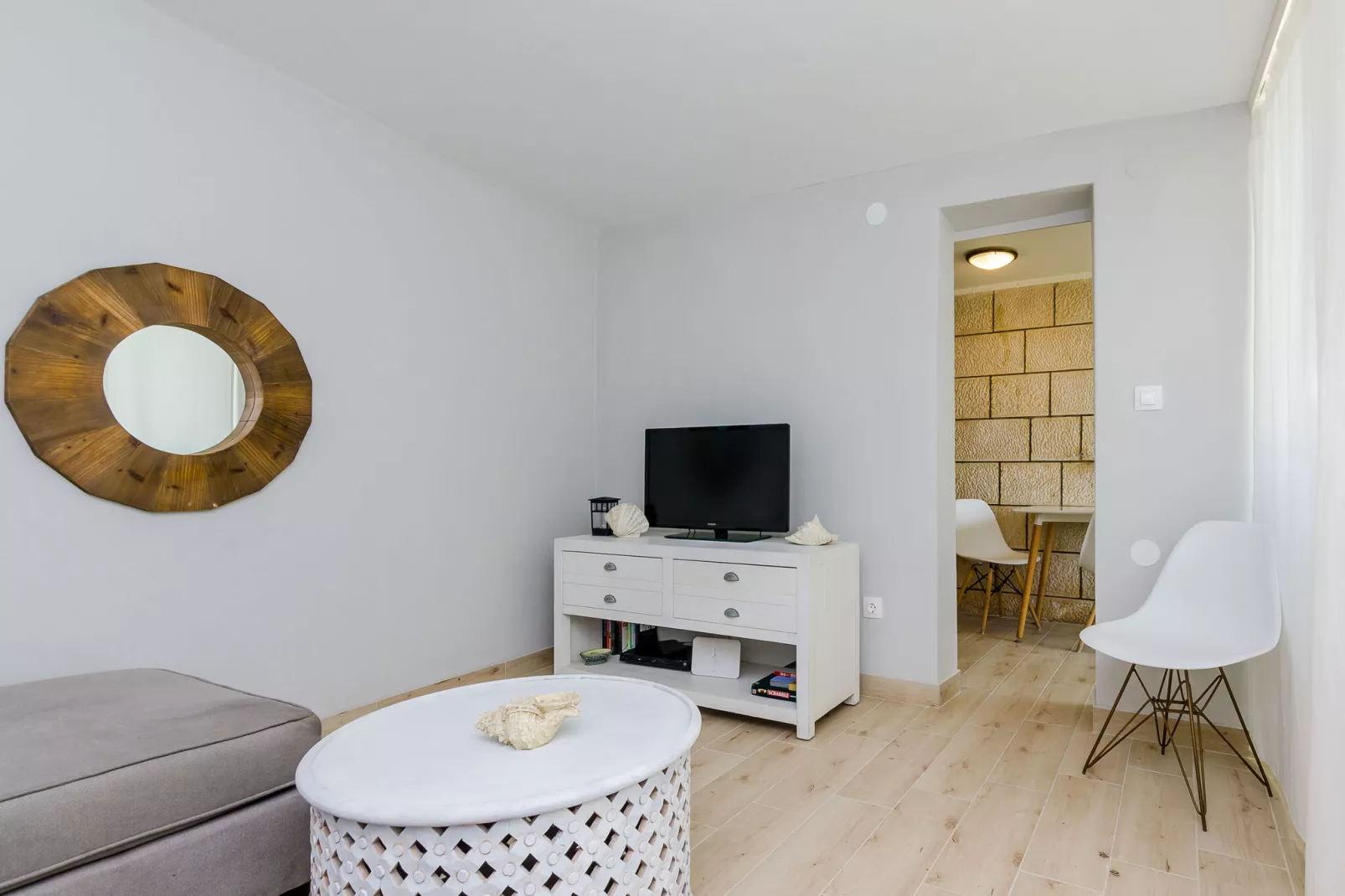 Apartment Kate - Two Bedroom Apartment with Sea View-Woonkamer
