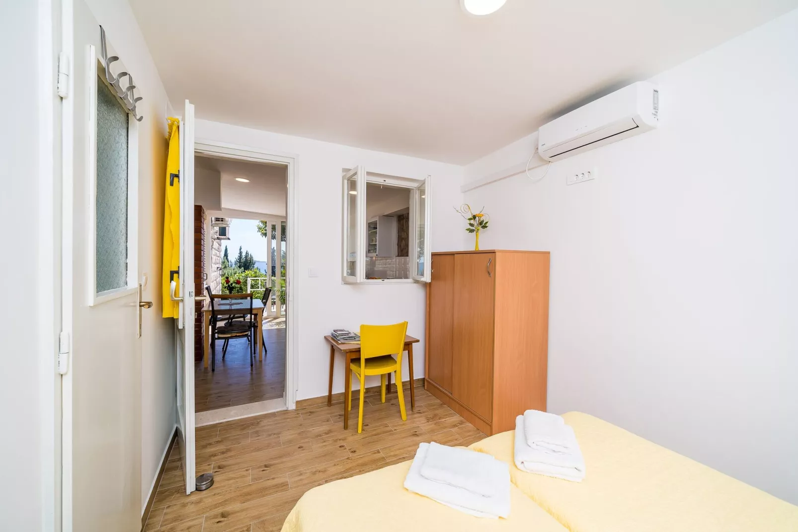 Guest House Villa Nina- Two Bedroom Apartment  with  Terrace and Sea View (Apt67)-Slaapkamer