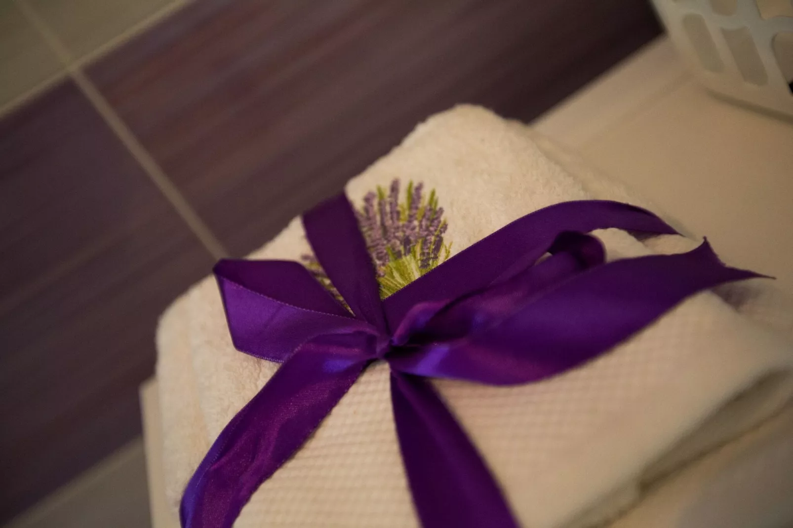 Guest House Gugily- Double Room with Shared Bathroom (2)-Badkamer