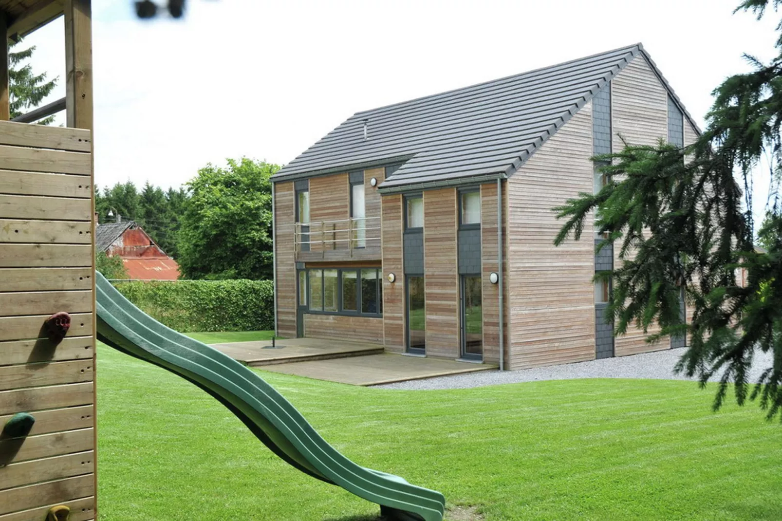 Maison à l’aise-Buitenkant zomer
