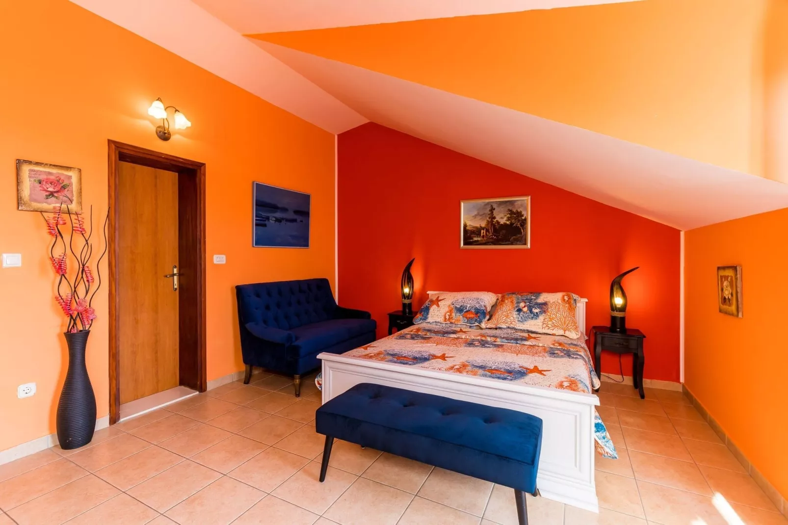 Villa Adrian - Six Bedroom Villa with Swimming pool and Sea View-Slaapkamer