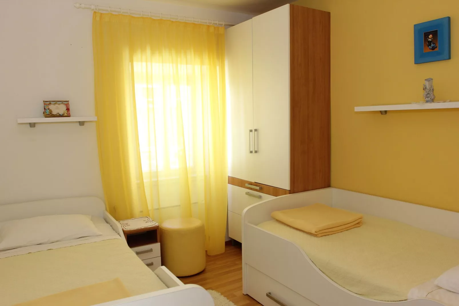 Holiday House Granny Mary - Two Bedroom Holiday Home (ST)-Slaapkamer