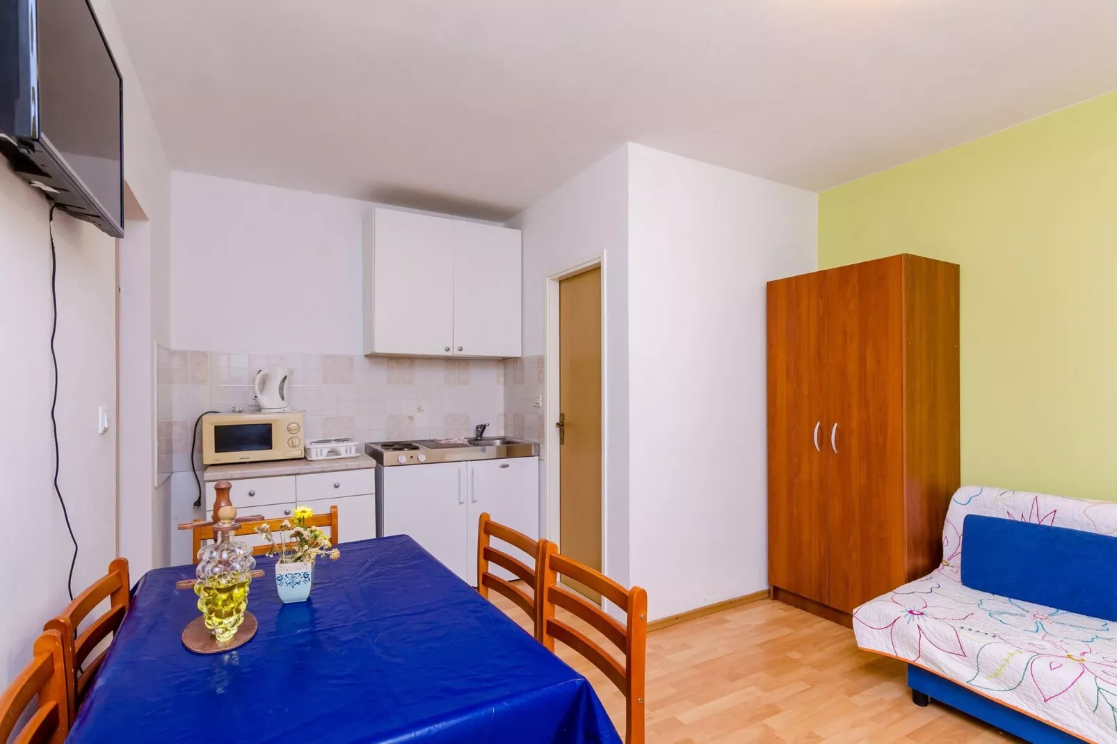 Apartments Glavor - One Bedroom Apartment with Terrace and Sea View (A1)-Keuken
